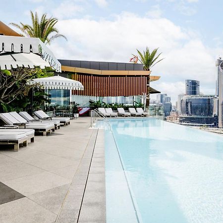 Emporium Hotel South Bank Brisbane Kültér fotó The rooftop pool at The Standard, Bangkok