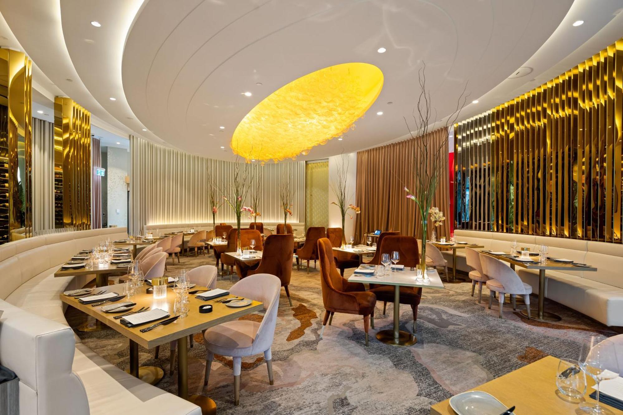 Emporium Hotel South Bank Brisbane Kültér fotó The interior of the restaurant