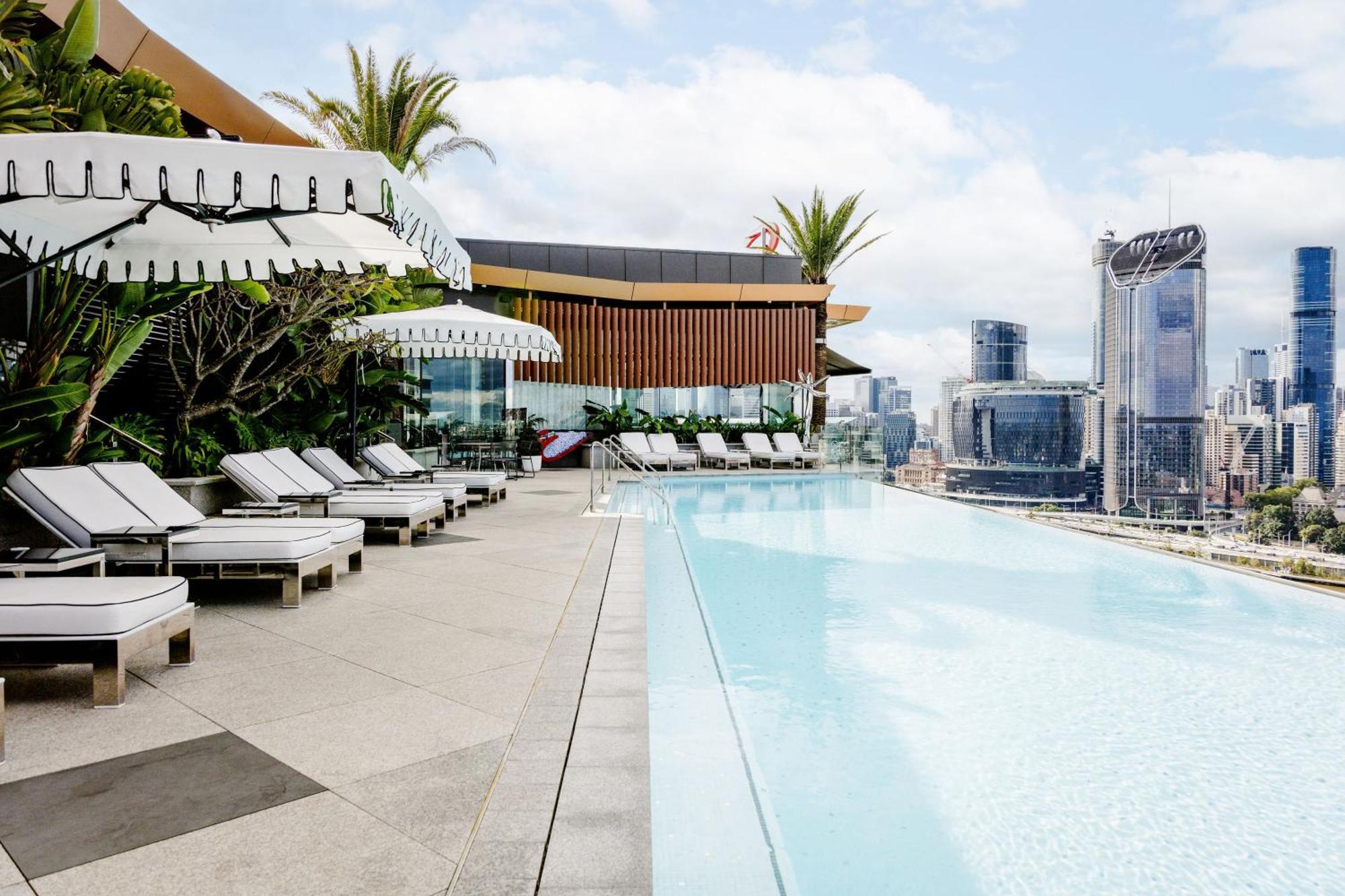 Emporium Hotel South Bank Brisbane Kültér fotó The rooftop pool at The Standard, Bangkok