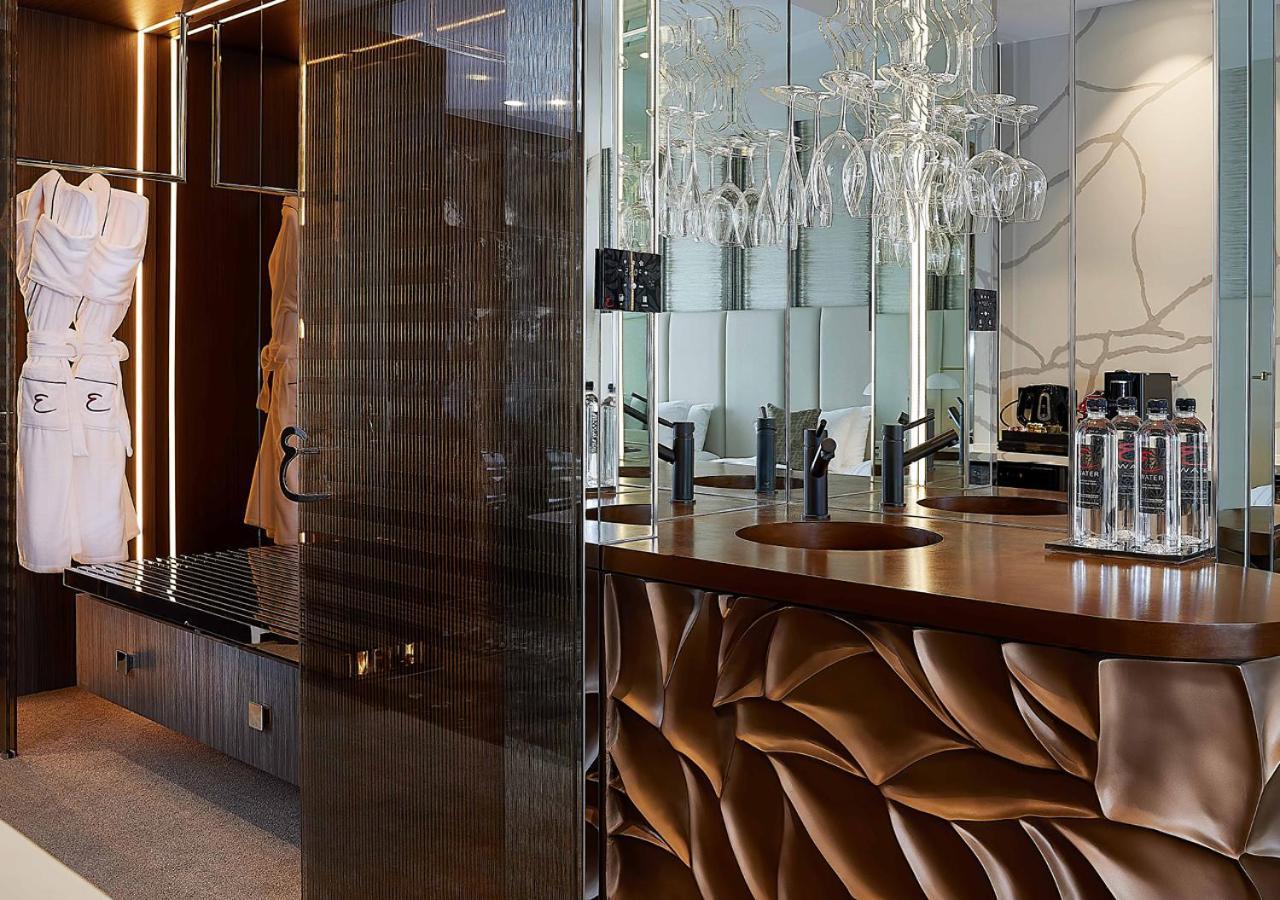 Emporium Hotel South Bank Brisbane Kültér fotó The bar at the 100 East 53rd Street location