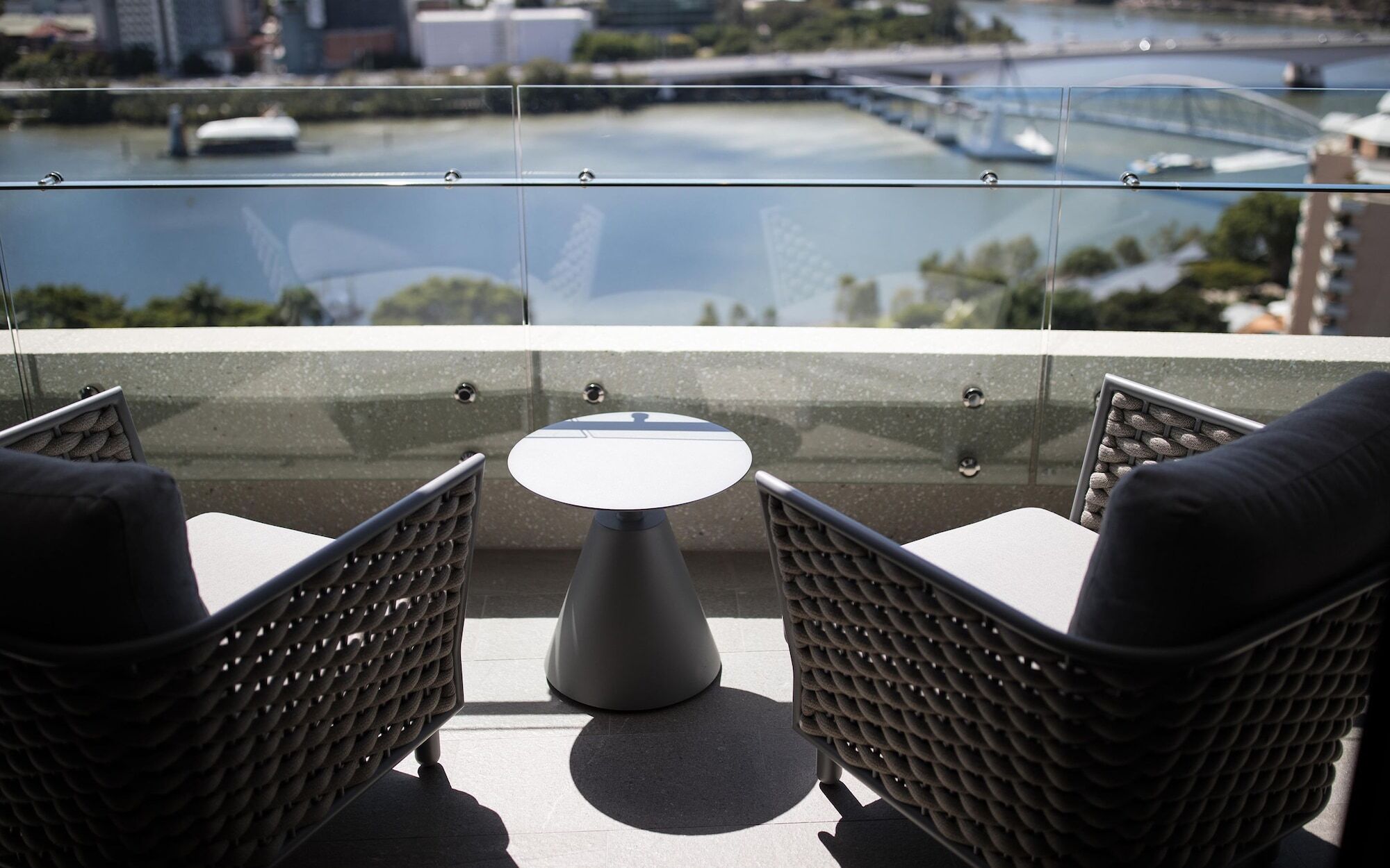 Emporium Hotel South Bank Brisbane Kültér fotó A balcony at the hotel